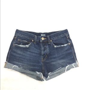 BDG UO Tom girl dark wash distressed denim shorts